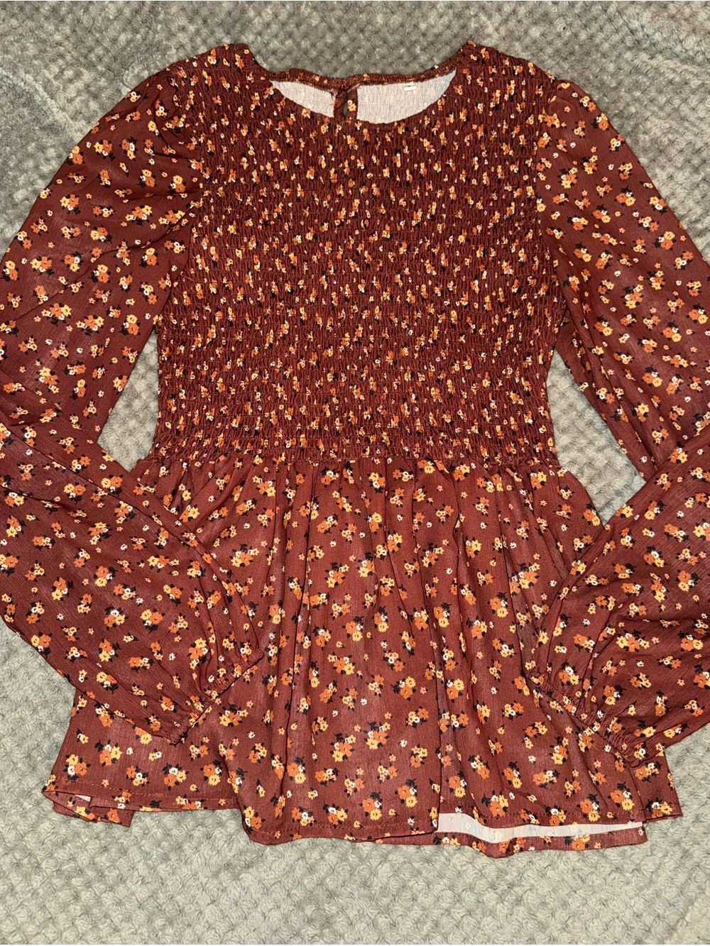 NEW BOUTIQUE FLOWERED TOP